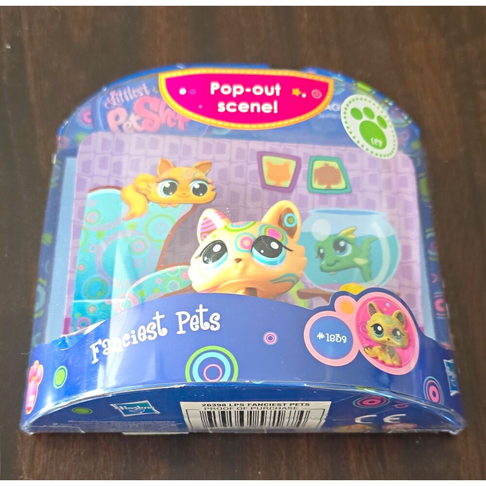 Hasbro Littlest Pet Shop Fanciest Pets Pop-Out Scene Cat #1839 2010 Ages 4+